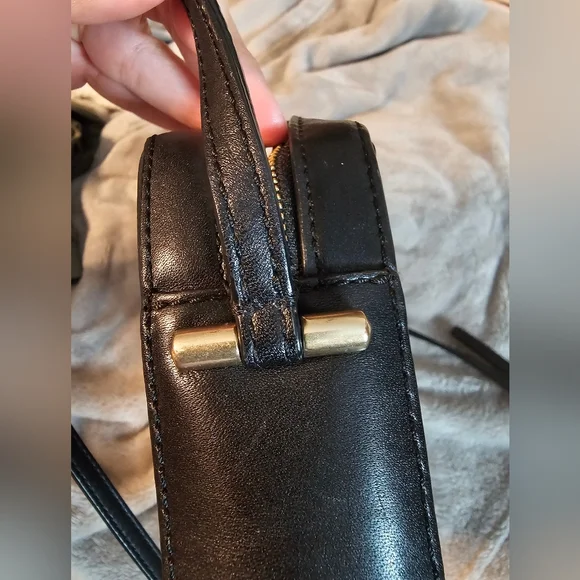 Marc Jacobs Hands Off Alex Black Leather Crossbody EUC - Picture 10 of 16